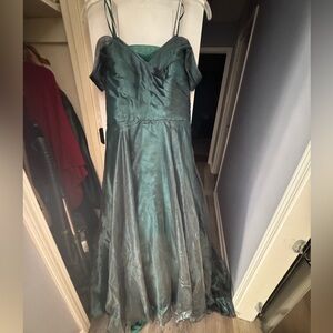 Elegant Green Evening Gown